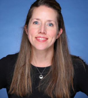 Emily White headshot.